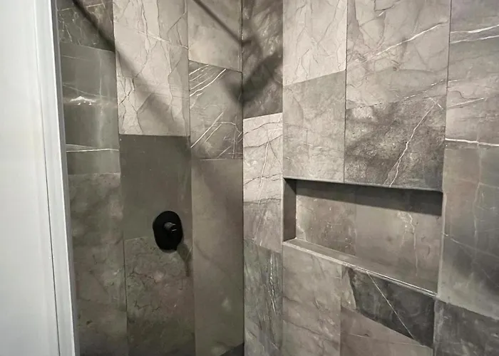2 Bed Penthouse Private Rooftop